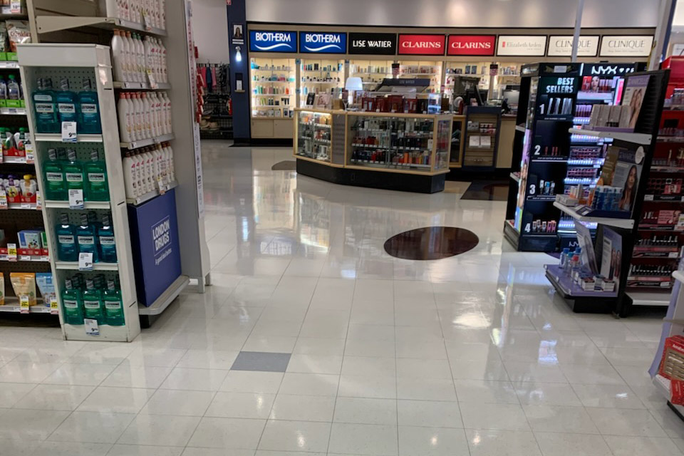 Clean and spotless tile floor in mall
